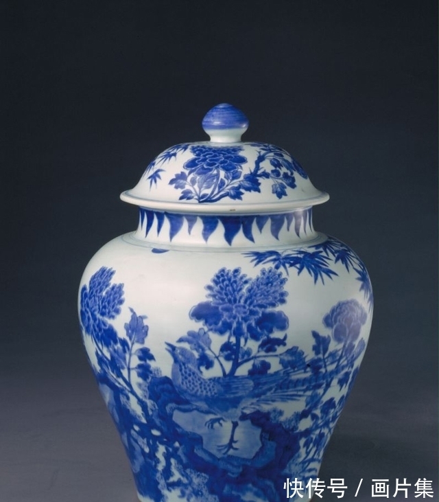 祖坟|给祖先迁坟,坟里没有尸骨,却有一个青花瓷罐,什么情况?