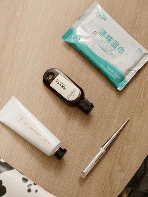 复工翻包记｜上班族女孩包里都有什么？