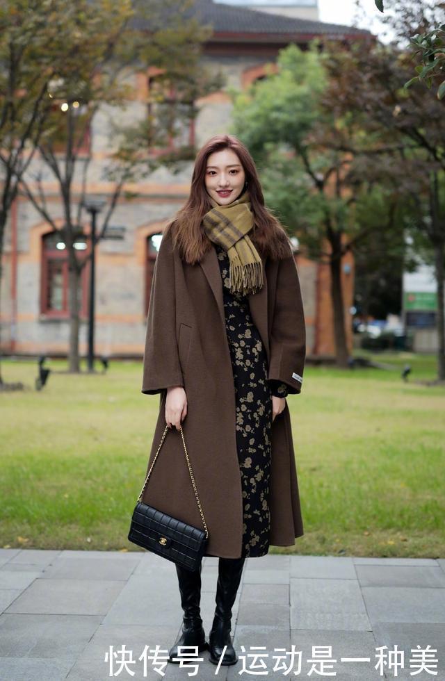 棉服选款不用太费心，一件毛呢大衣全搞定，你想要的风格它都有