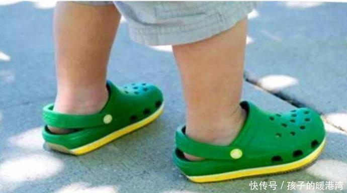 鞋子|4岁孩子双脚变畸形,原因出在''这种鞋子''上,父母真要长点心了