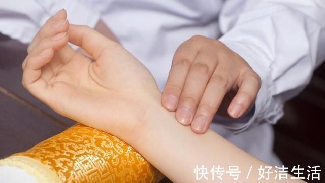 推迟|“大姨妈”推迟是因为怀孕了？伴有这四个症状，十有八九是喜事！