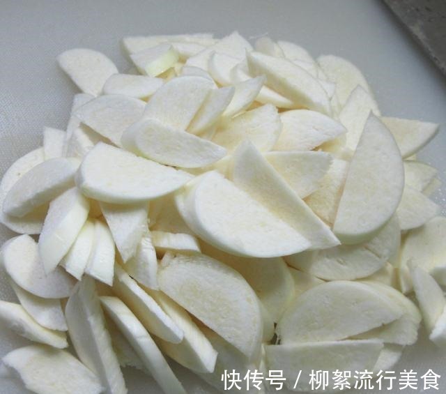 茭白|五花肉煎鸡蛋炒茭白,简单快手,鲜香下饭!