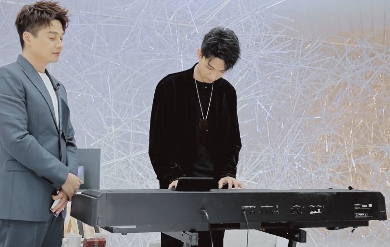 导演|秦霄贤被单方终止录制,卑微求导演组给机会,一个举动让沈涛心软