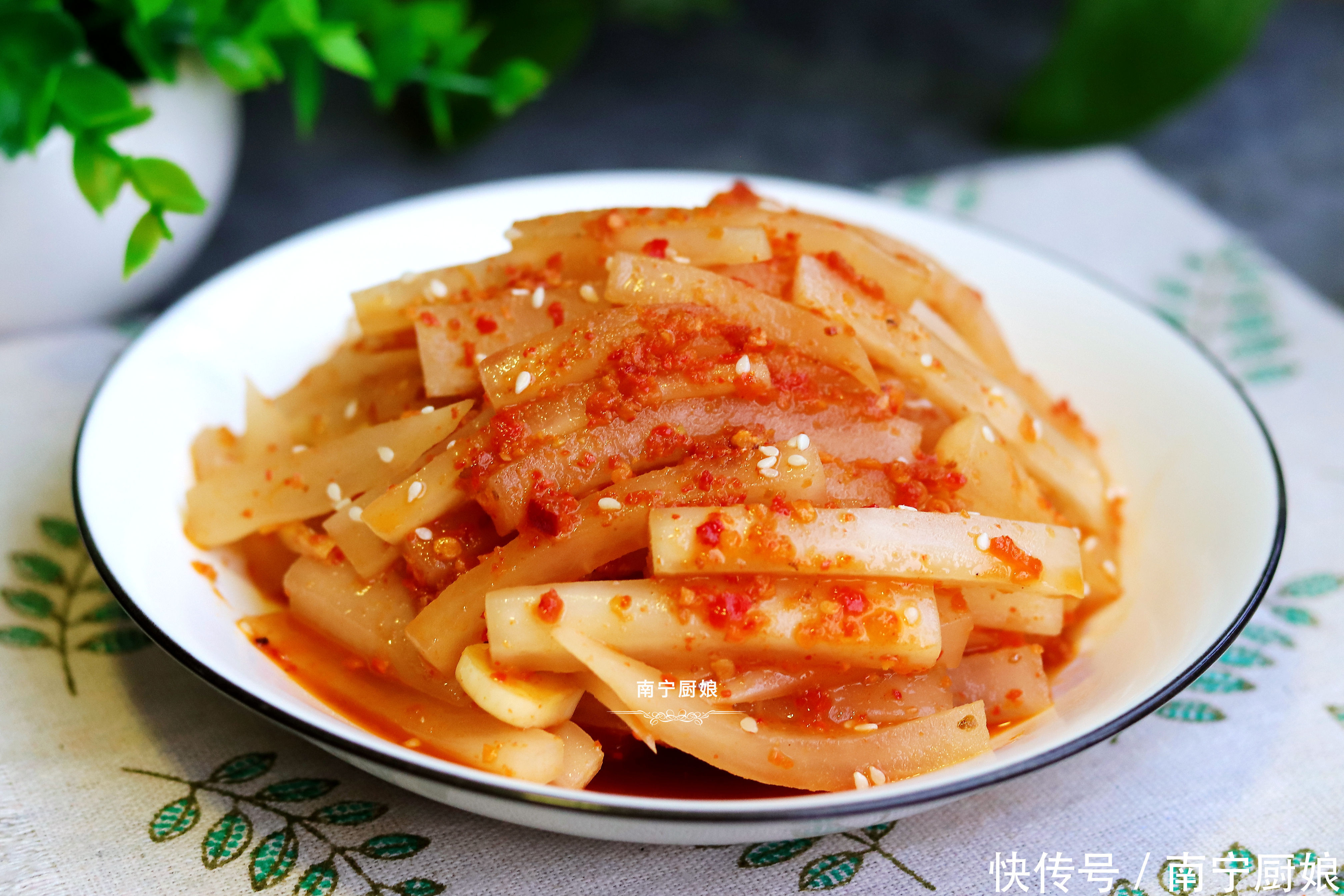 爽口|秋天我家最爱的白萝卜做法,爽口开胃,1块钱做一盘,送粥又下饭