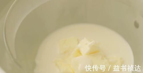 巧克力糯米糍，浓郁巧克力酱包裹软弹糯米糍，香甜可口