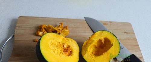 南瓜的懒人做法，不放一滴油，烤一烤，软糯香甜，热量低更健康！