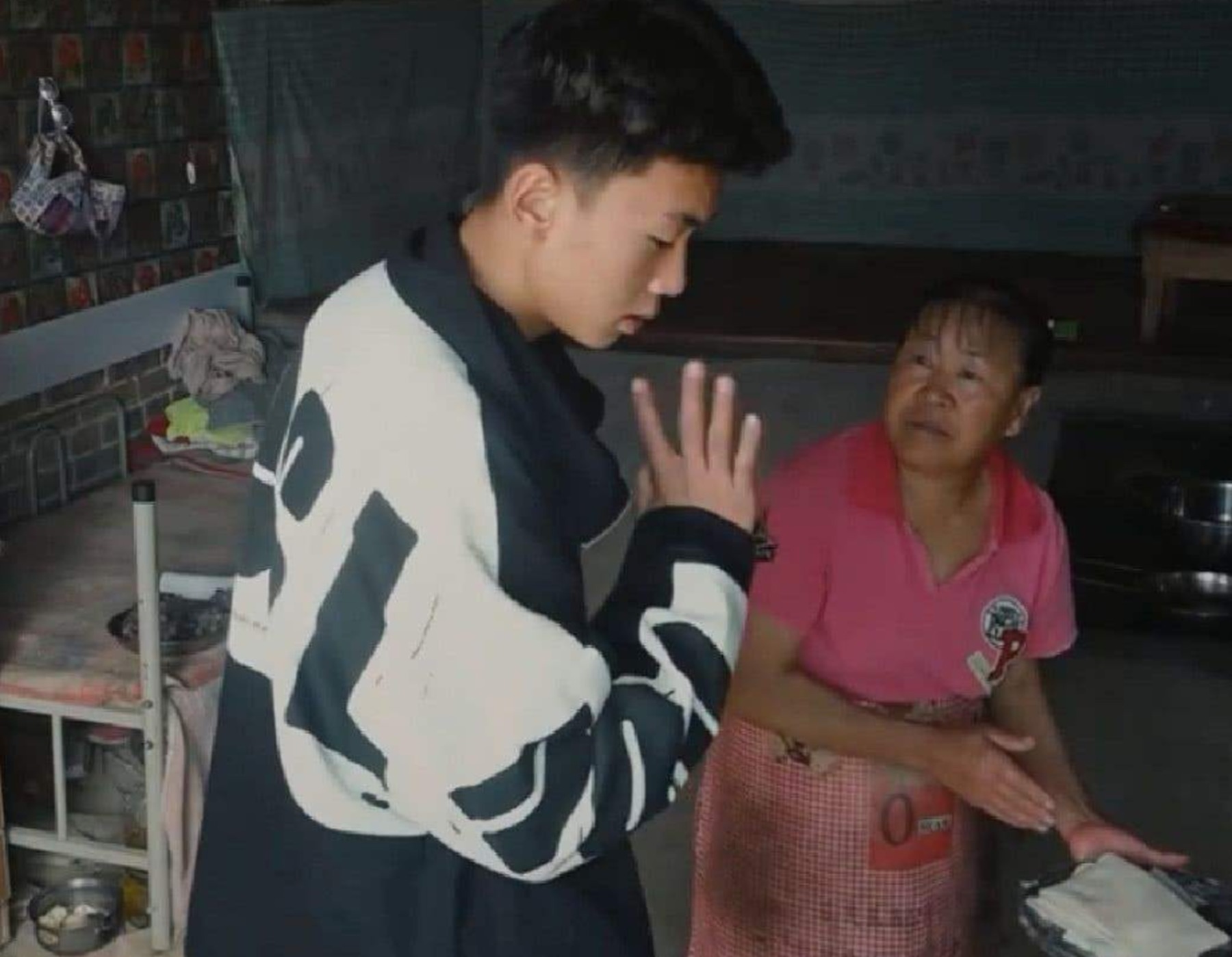 父母親|《變形計》14年，那些被“交換”的孩子，后來的變化你想象不到