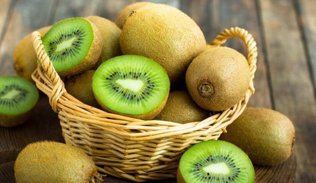 血脂|血脂高的人夏天不能吃葡萄?医生:想降脂的人,这3种水果可常吃