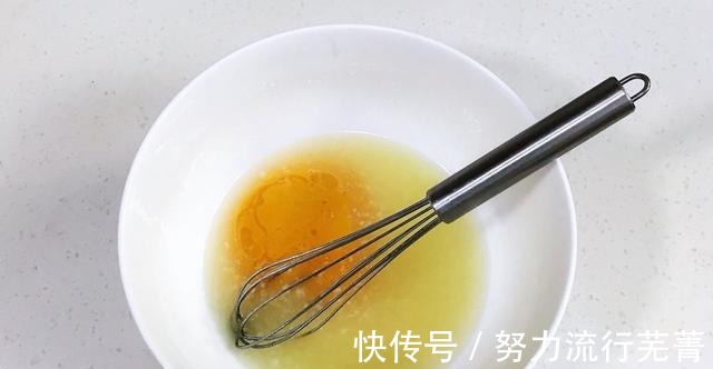 搅拌均匀|酥到掉渣的椰蓉酥饼,一口香酥,两口满足!