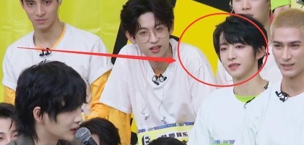 劉宇被高位圈排擠,玩游戲全圍著“太子”,他的表情再也裝不下去