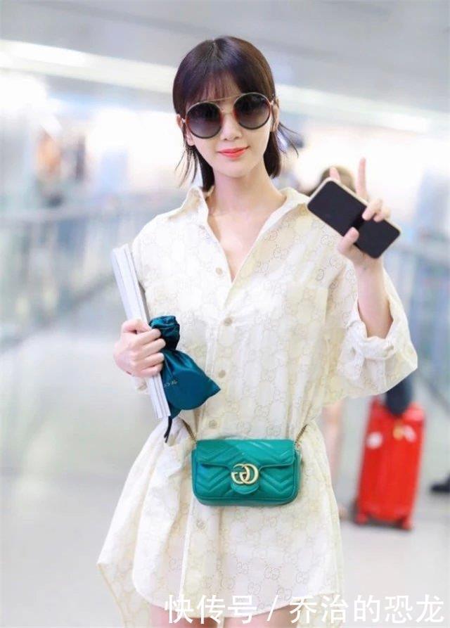 扔掉你的双肩包吧，太土！今年流行的是“香菜包”，时髦又高级！
