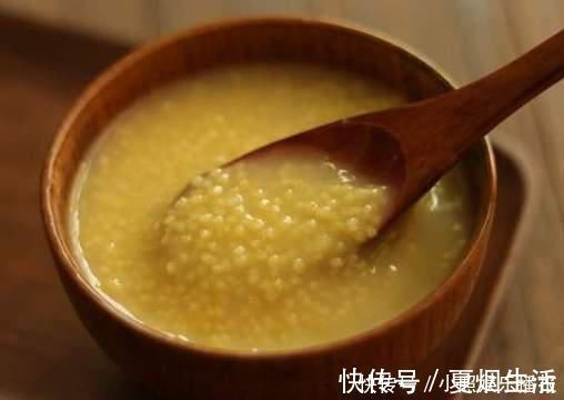熬小米粥有窍门,不能直接加水煮,牢牢记住2点,米粥又香又浓稠
