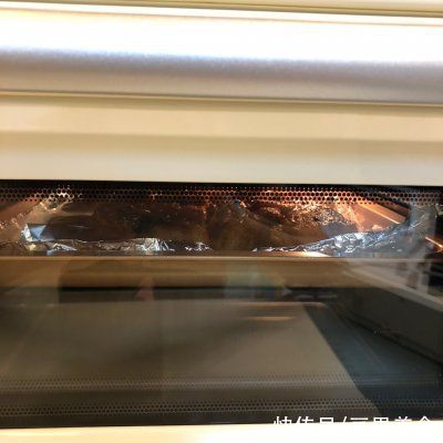 赶紧收藏!烤箱版脆皮五花肉绝对美味的秘诀