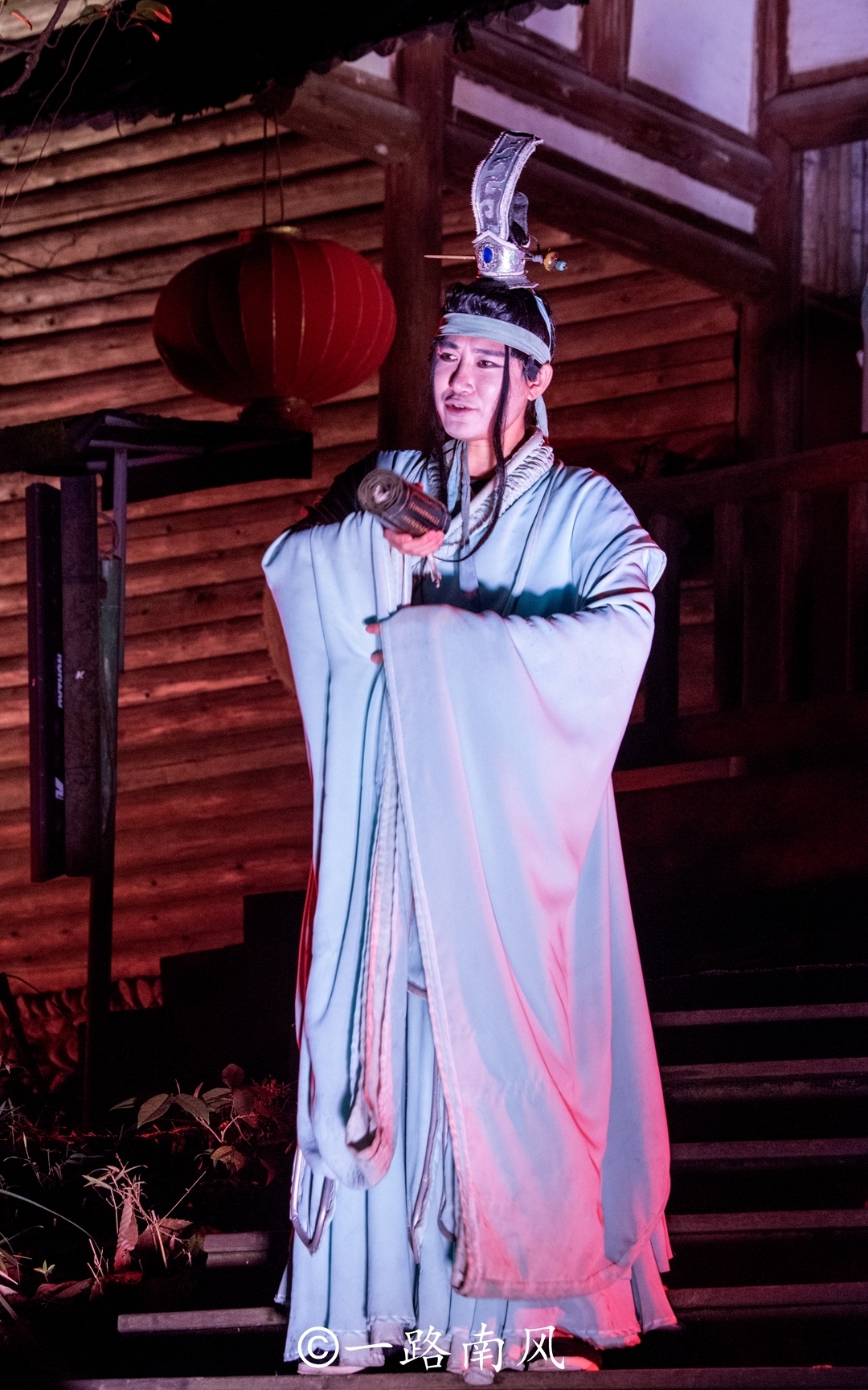 后半程|江西龙虎山出现创新演出,游客要边走边看,后半程还要坐船追着跑