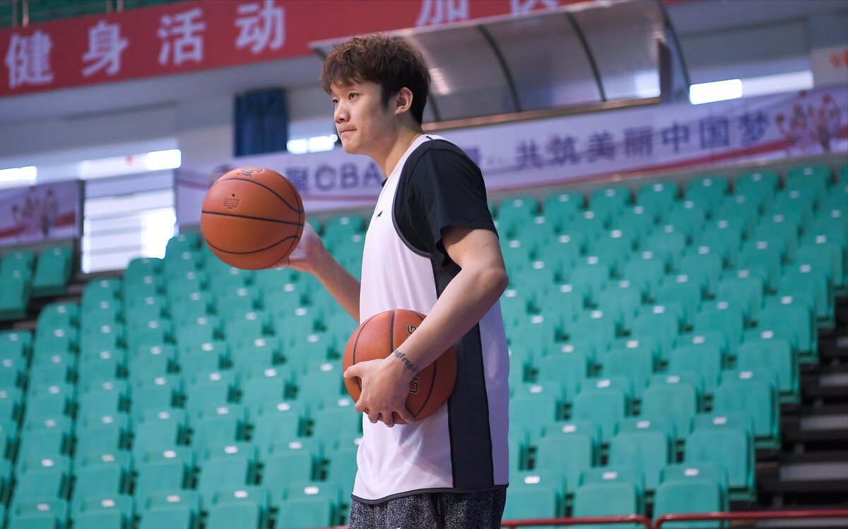 山东队|宫鲁鸣首签？曝山东队签CBA总冠军小前锋，或成丁彦雨航替身