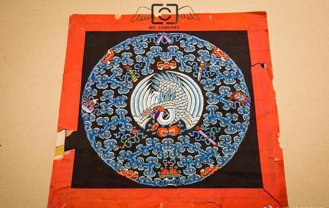 错误|电视剧中太多错误,这才是真正清朝人的衣服,实拍满族服饰展