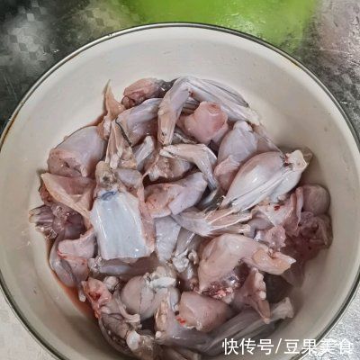 0难度的爆炒牛蛙，好吃到停不下来