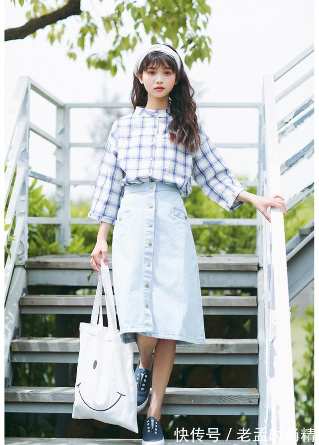 格纹衫 白衬衫太老气,经典格纹衫时尚洋气还减龄,青春甜美超显嫩