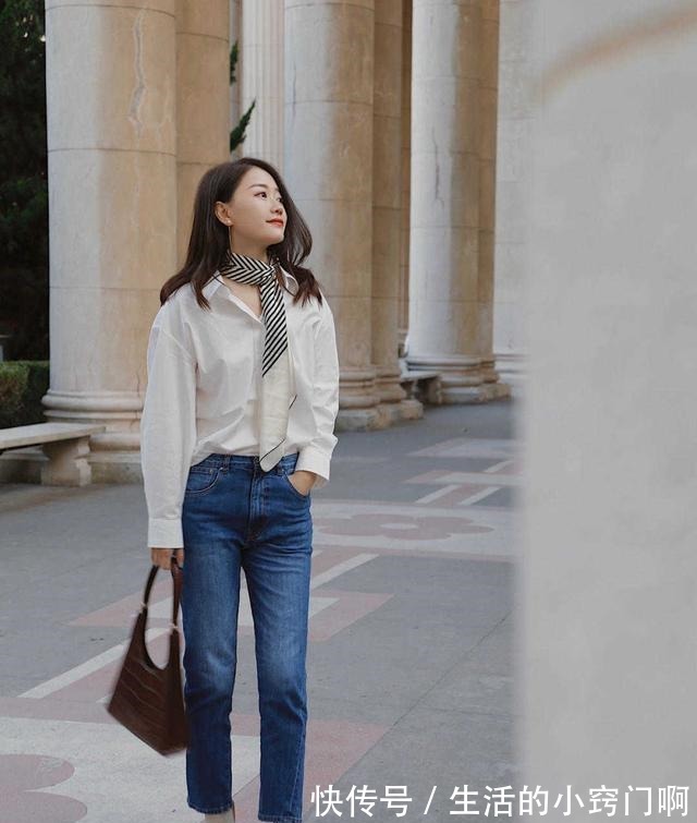 穿搭 经典大气的初秋穿搭示范,衬衫搭配牛仔裤干练简约,洒脱时髦!