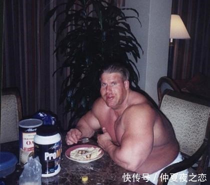 高体脂|奋战在健身房的高体脂大叔，个个膀大腰圆，为何不屑于练腹肌！