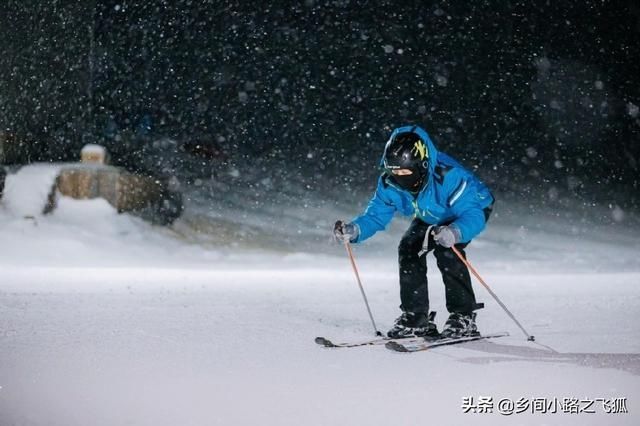 |邓超雪地撒野又帅又可爱 耍宝搞笑与滑雪酷帅随意切换