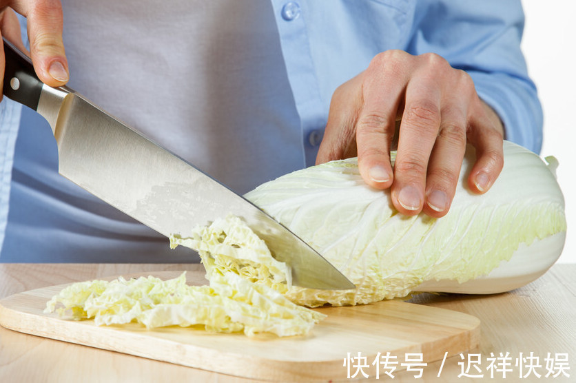 肉馅|做白菜馅,用盐杀水还是下锅焯水都不对,教你一招,鲜香又多汁