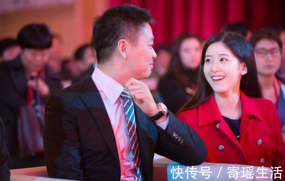白手起家|刘强东年轻时的照片曝光，让人心酸，网友：这才是真正的白手起家