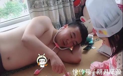 玩耍|“宠娃狂魔奶爸”带小情人玩耍走红,网友:我家怕是有个假爸爸!