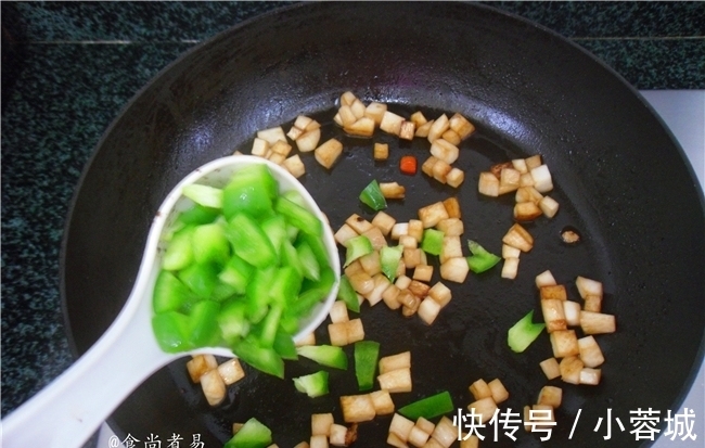 赘肉|此款素菜，三天两头吃一顿，腰上赘肉没了，不知不觉变苗条