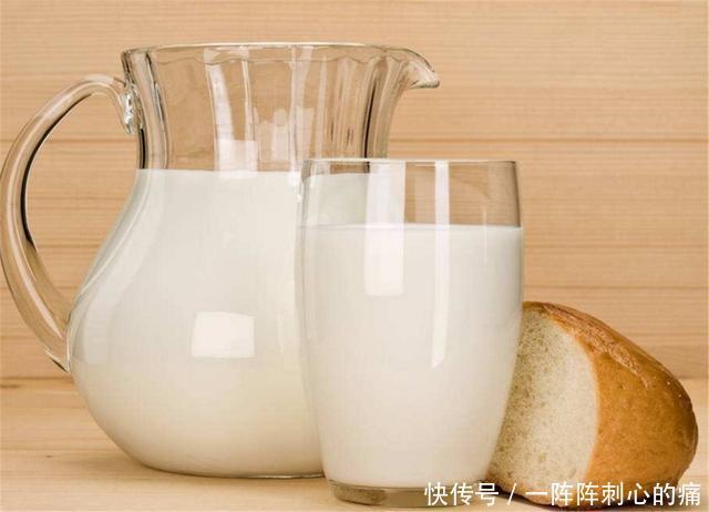 上了年纪骨质疏松,几种食物一天吃一点,强筋骨比钙片还好