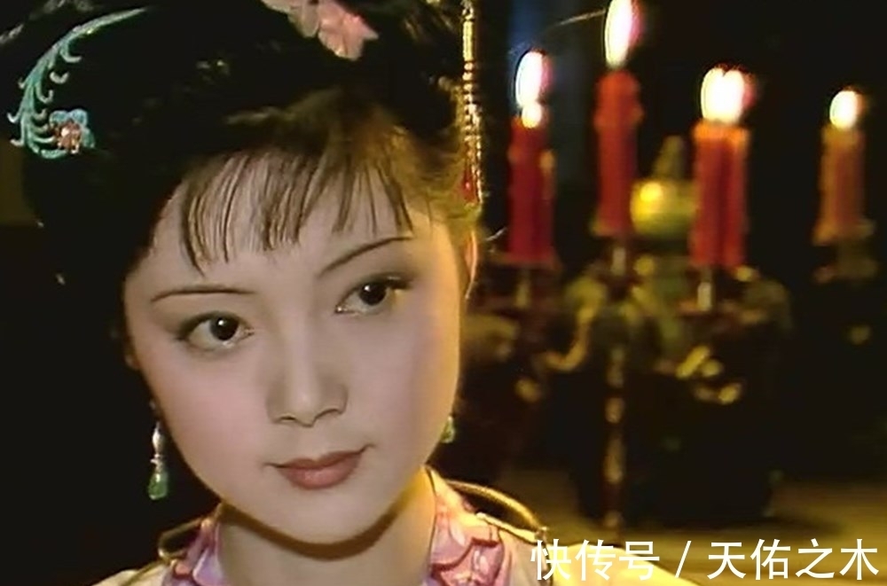 薛宝钗$谁给王夫人告密,充当她的心耳神意?不是袭人,也不是麝月