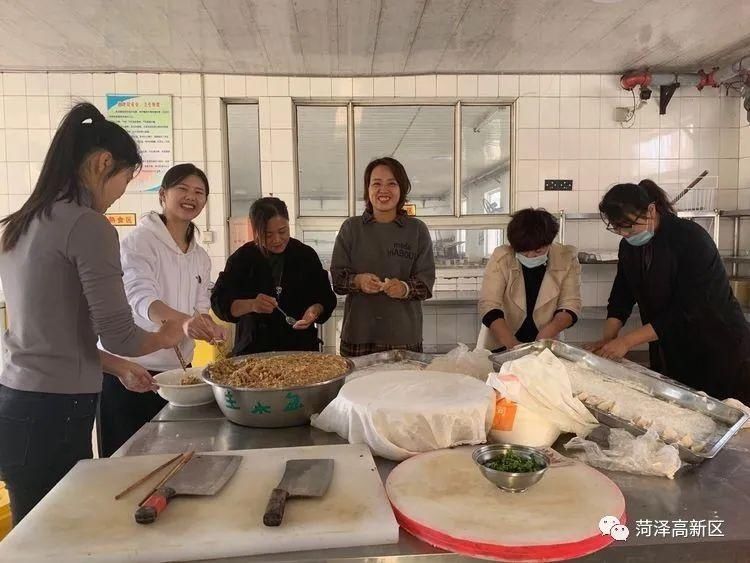 文明|【新时代文明实践】爱在金秋，情暖重阳——菏泽高新区马岭岗镇举办重阳敬老宴