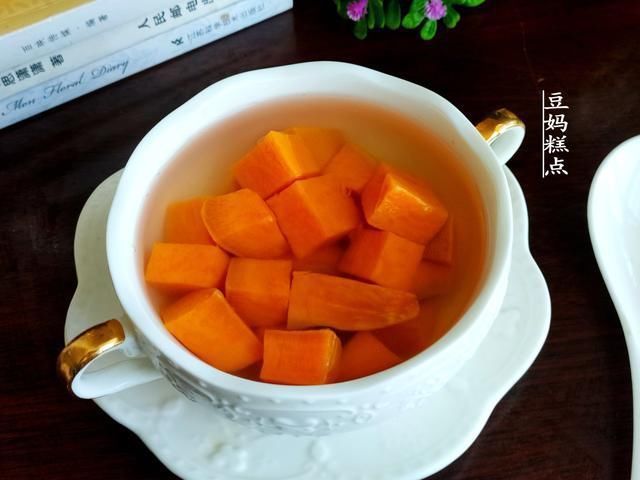 煮2分钟即成，这夏日甜汤，口感清甜，常喝通肠去燥不长细纹