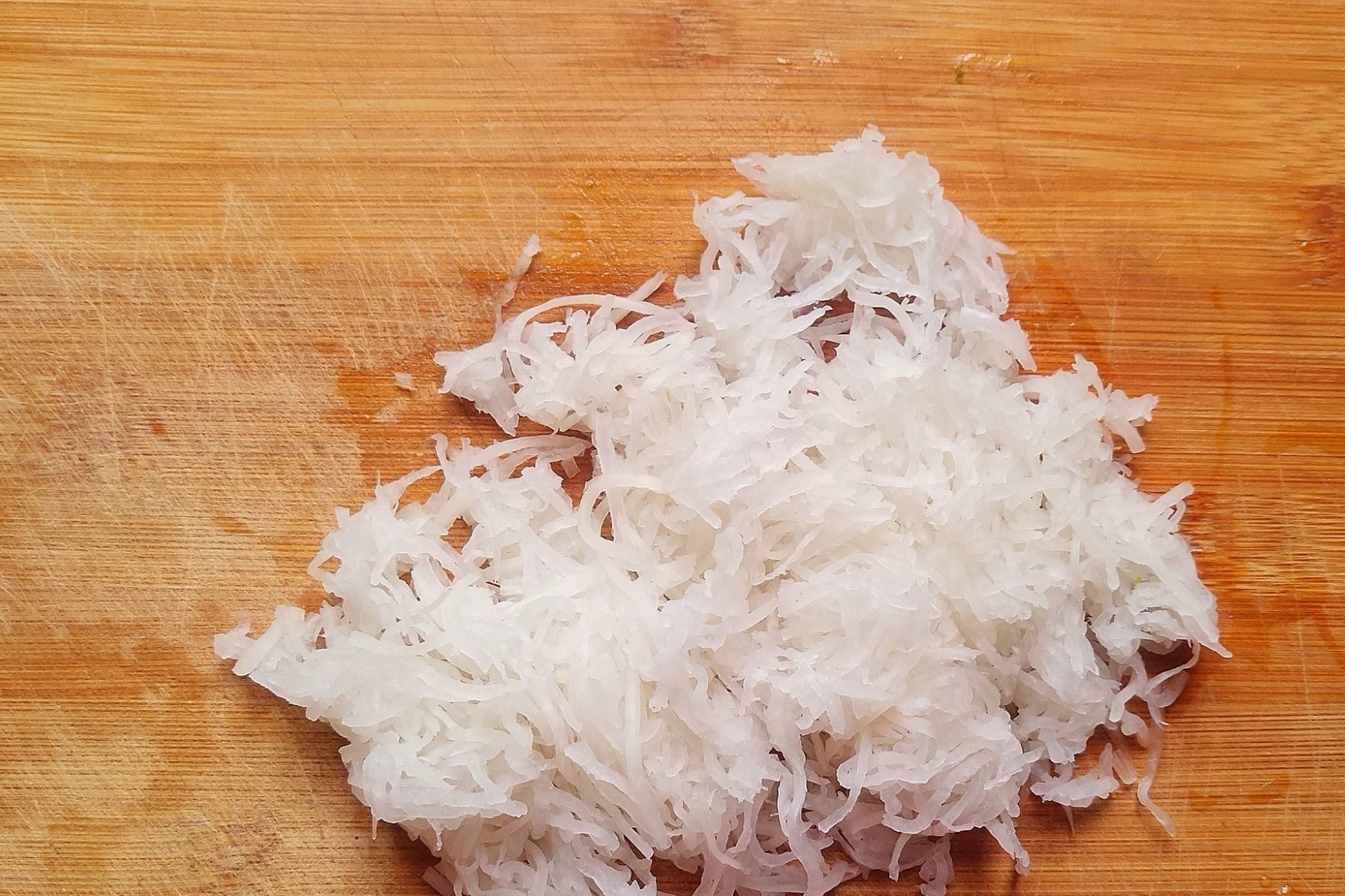 它是秋天的应季菜,做成早餐饼,简单快手又美味,我家最近常做它