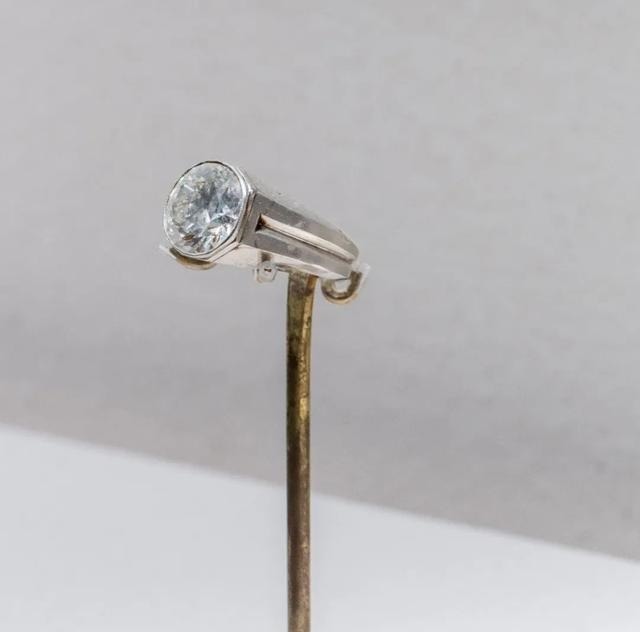 首饰 清朝的首饰比现代还时尚,鸽子蛋钻戒翡翠耳环样样有