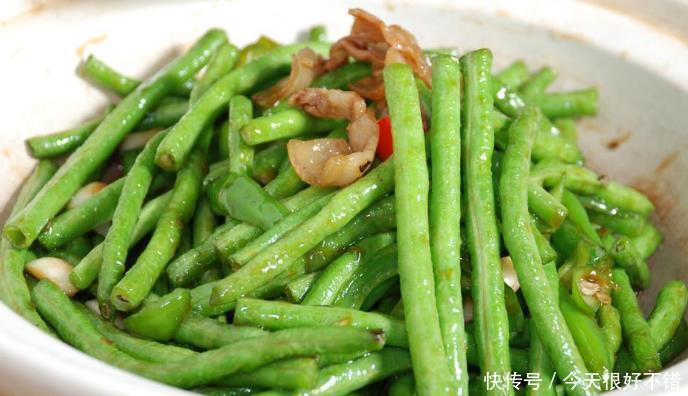 油炸|炒豆角,不要直接焯水或者油炸,教您一招,豆角又香又入味不发黄