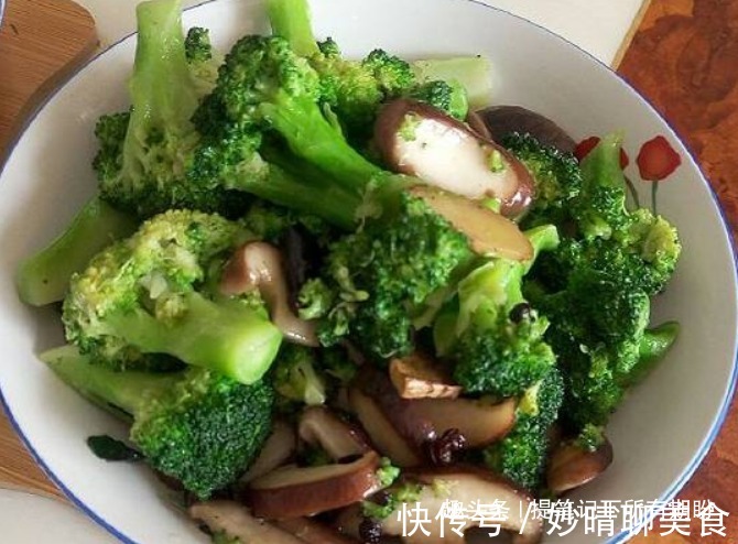 食物|女性担心自己老太快,不妨多吃4种食物,滋润肌肤、补益身体!