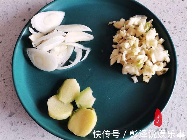 土豆|鲜香美味的地三鲜，我用的是最家常的做法，好吃又下饭