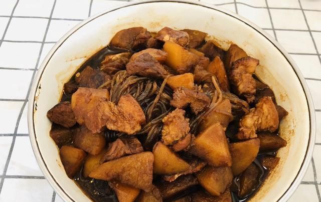 解馋|宅在家的周末午餐,三口人4个菜,有肉有鱼有凉菜,好吃还解馋