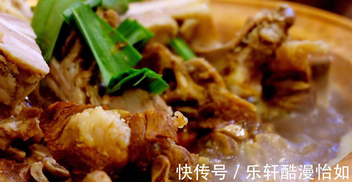 羊脊骨|花了两小时烤的排骨,一出烤箱就抢光,外焦里嫩真馋人,做法简单