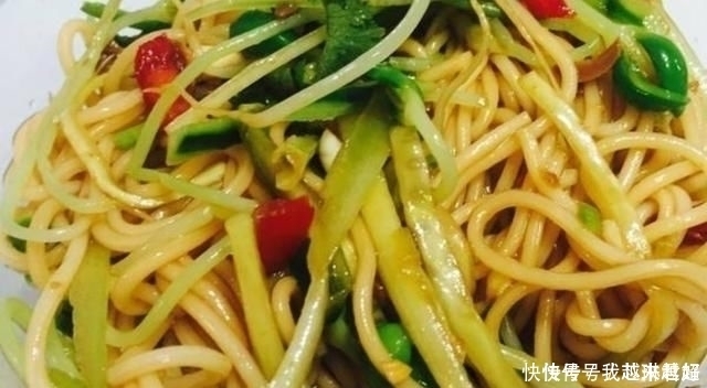 面条这样做,两碗没吃够,做法简单,大人小孩都爱吃!