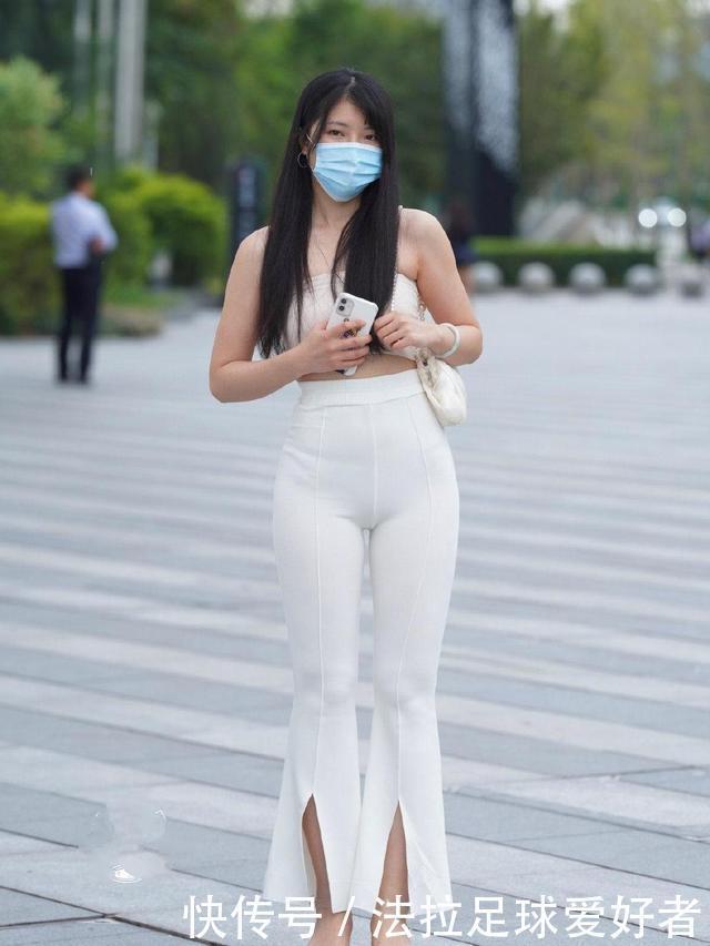 姐姐气场好霸气，简单的白裤子当休闲装来穿，瞬间变成女总裁