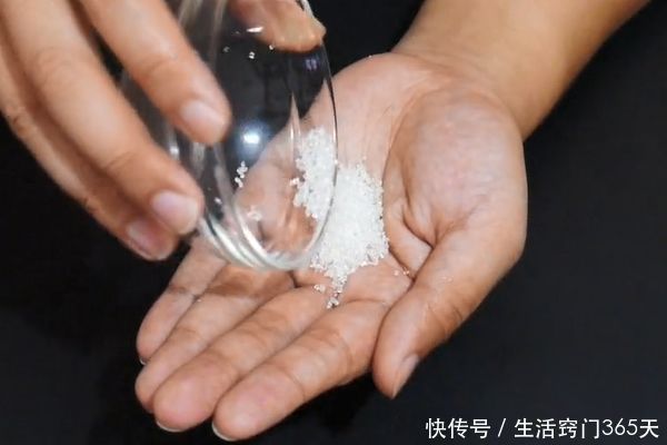 干货|白糖倒在手上搓一搓,用途真是太厉害了,解决很多人困扰的烦恼!