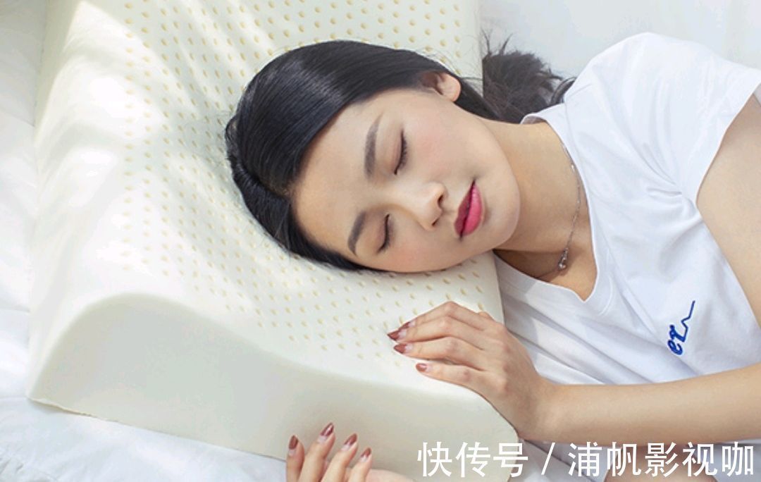 更年期|女人到了中年后,不要舍不得保养,多做4件事,强过每天用化妆品