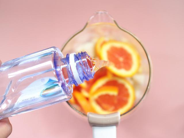 误区|宝宝出牙时,宝妈容易陷入的4个误区,提前学习让娃牙齿更健康