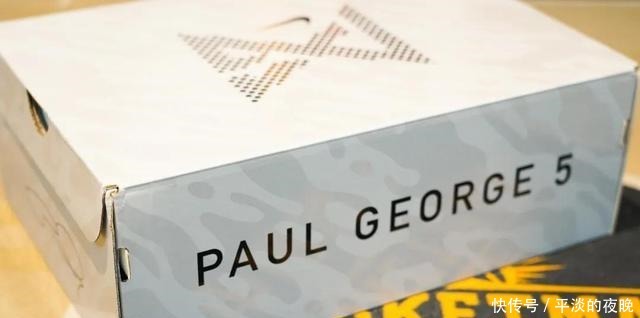 球鞋开箱PG5首发黑白配色，没有拉链颜值高了吗