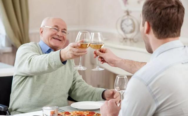 懂得|45岁后，懂得吃很重要！建议：早餐“三忌口”、晚餐“四不要”！