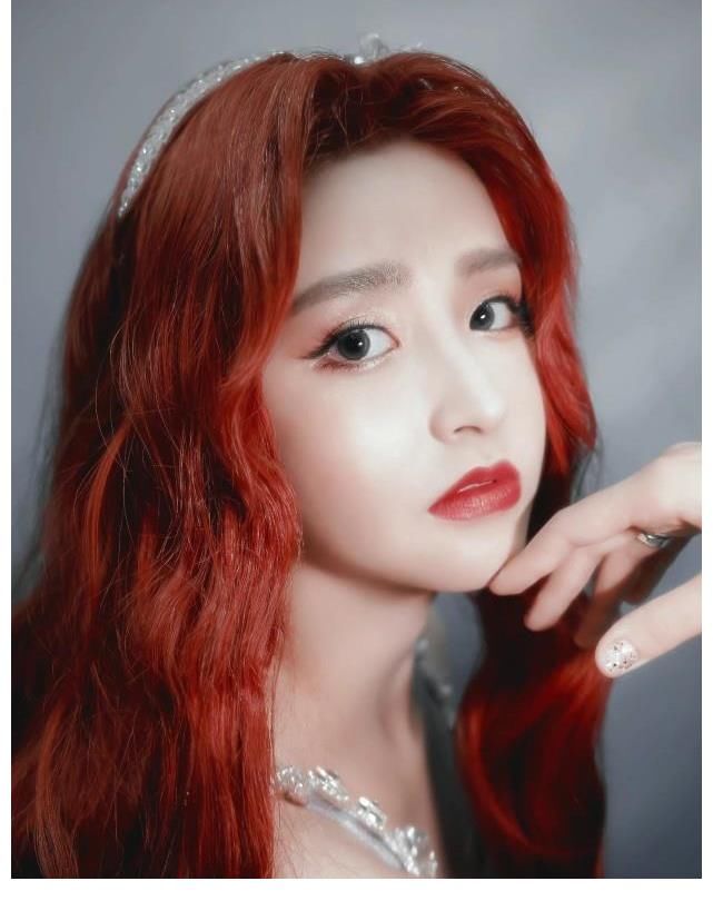 刘些宁金子涵同框，金子涵瘦了之后状态变好，笑容真的很治愈