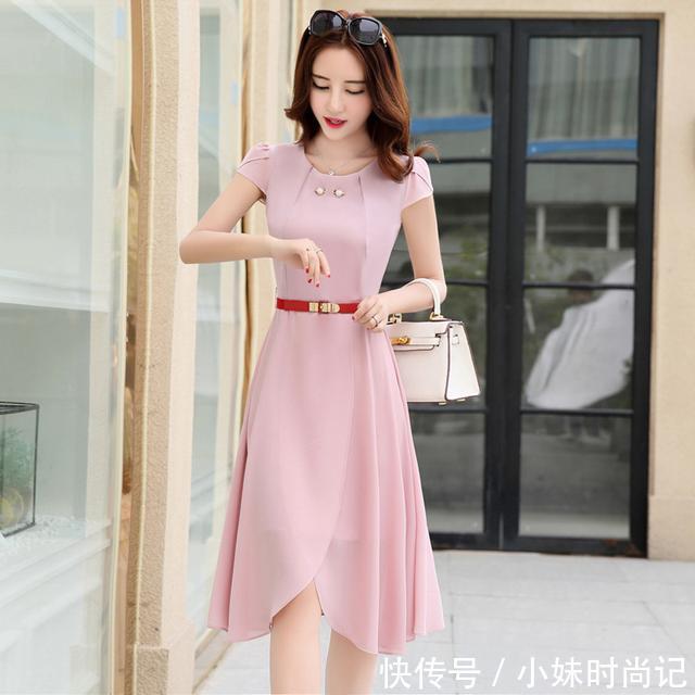 雪纺连衣裙 35岁的女人不能乱穿衣,这8款连衣裙才能衬托你高贵的气质