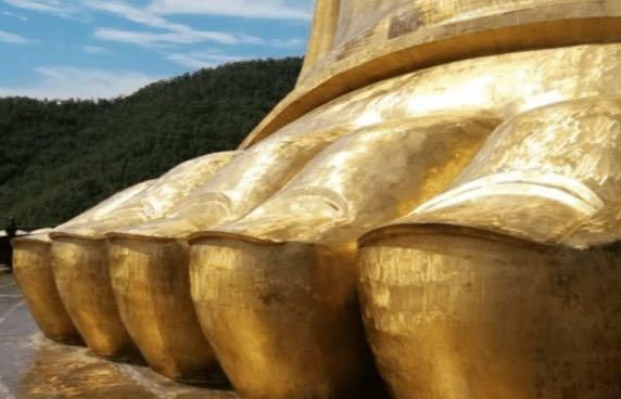 游客|花12亿造的世界第一大佛,如今人去楼空,游客没人想去第二次